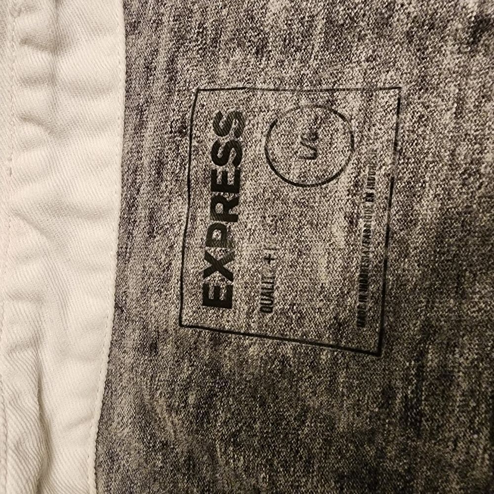 EXPRESS Long Sleeve Colorblock Shirt - Picture 3 of 5